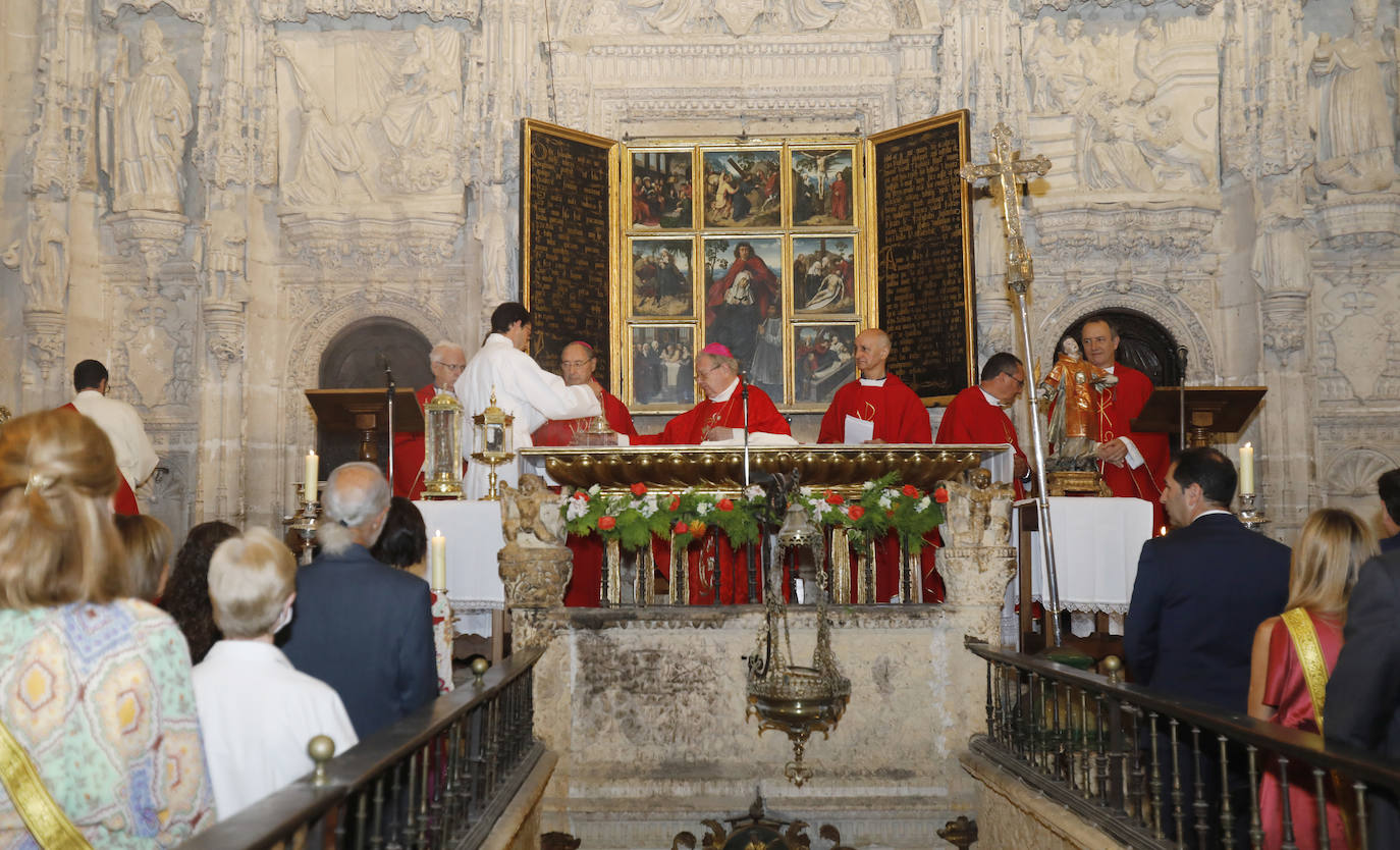 Fotos: El trascoro de la Catedral se queda pequeño para celebrar el día de San Antolín