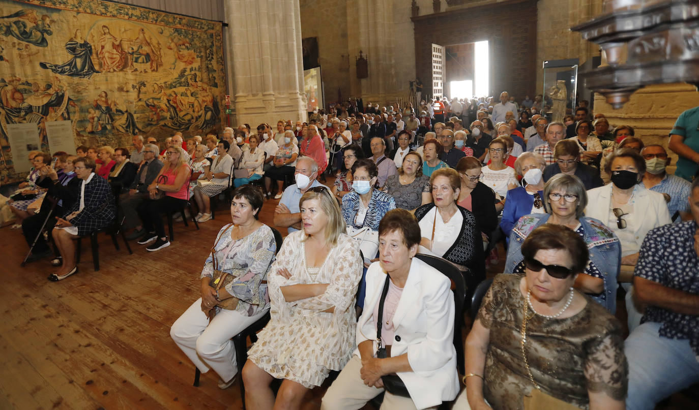 Fotos: El trascoro de la Catedral se queda pequeño para celebrar el día de San Antolín