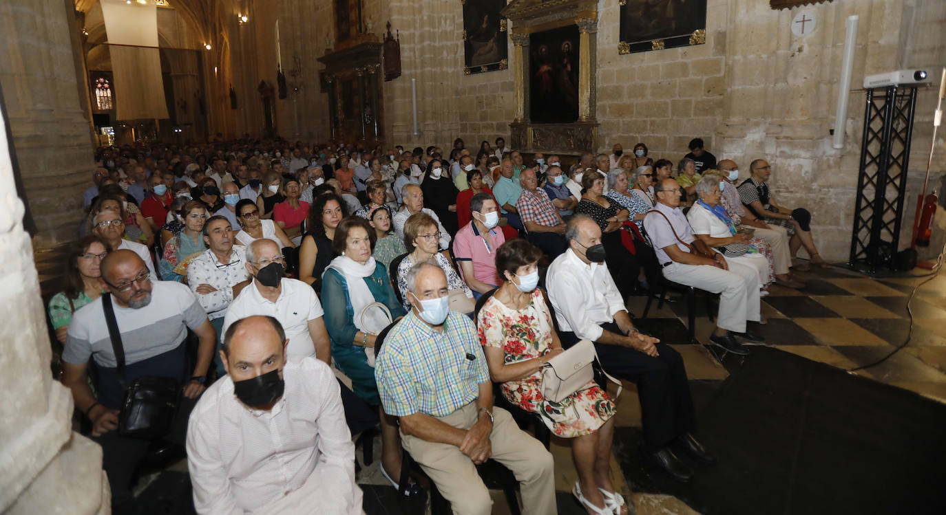 Fotos: El trascoro de la Catedral se queda pequeño para celebrar el día de San Antolín