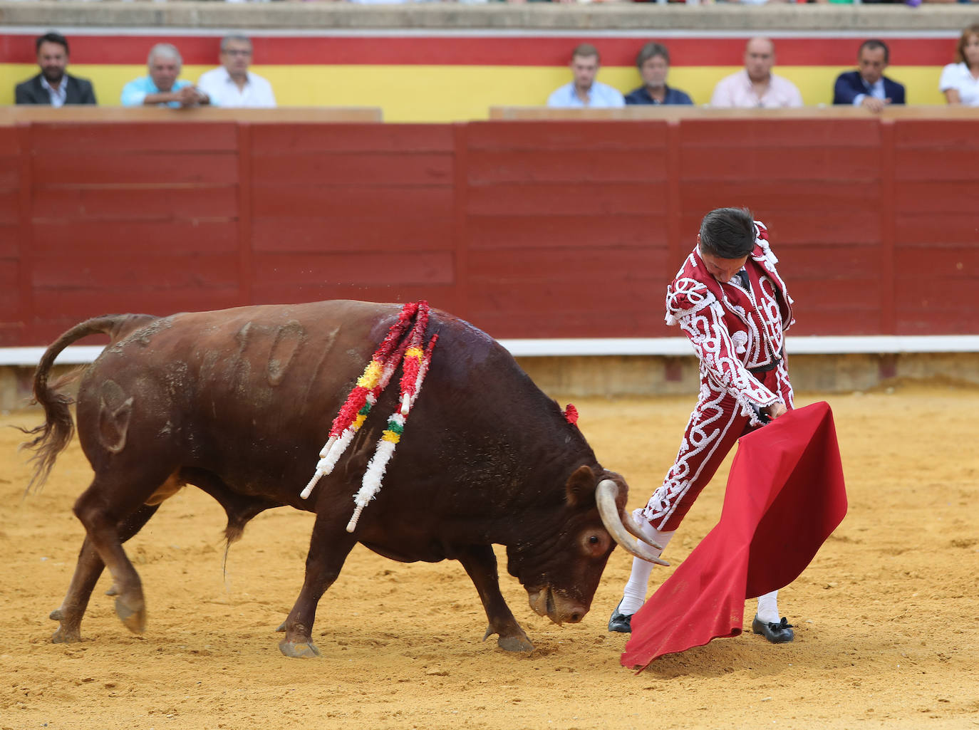 Fotos: Luque forma el lío en la goyesca de Palencia