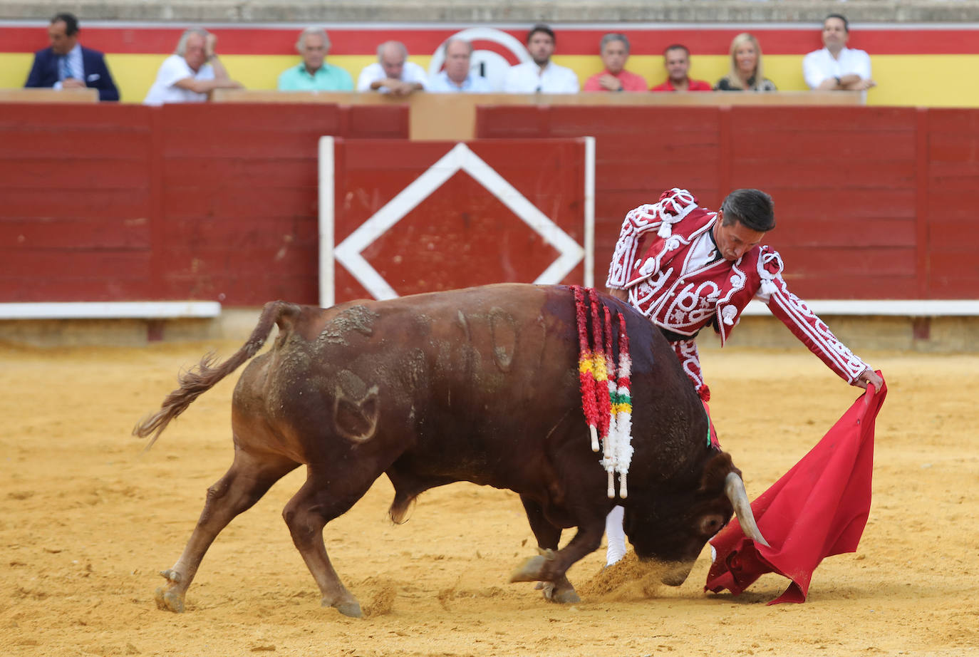 Fotos: Luque forma el lío en la goyesca de Palencia