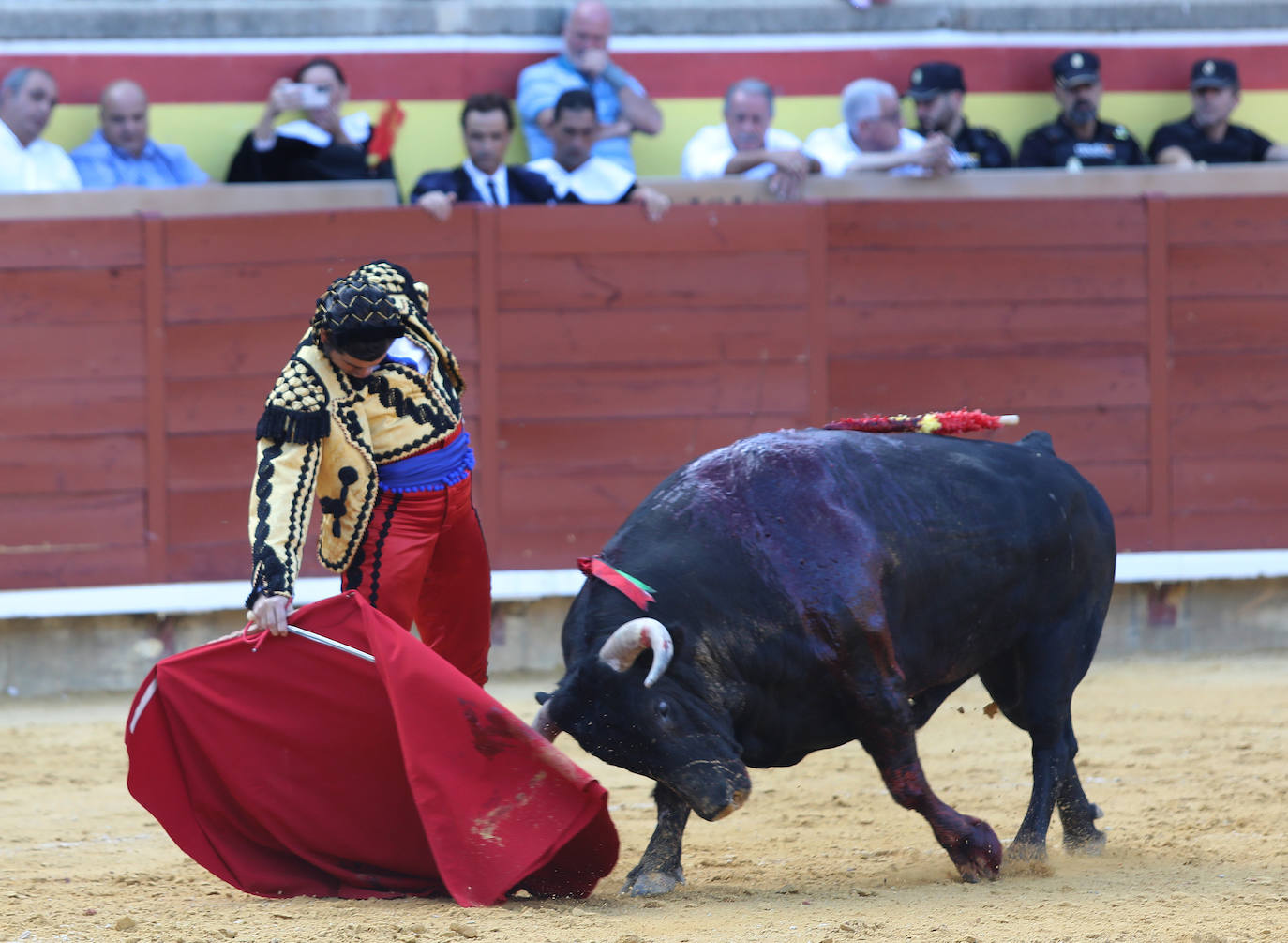 Fotos: Luque forma el lío en la goyesca de Palencia