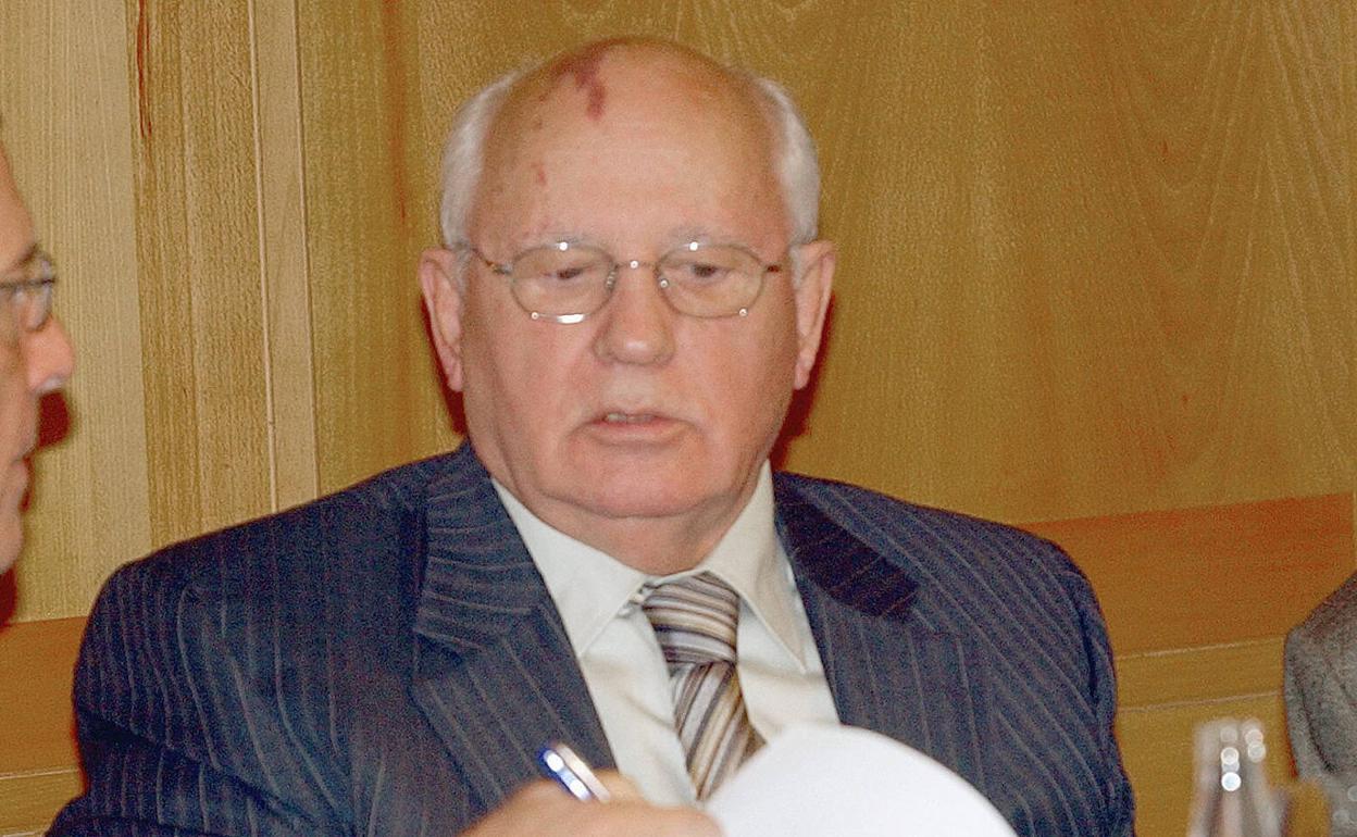 Mihail Gorbachov. 