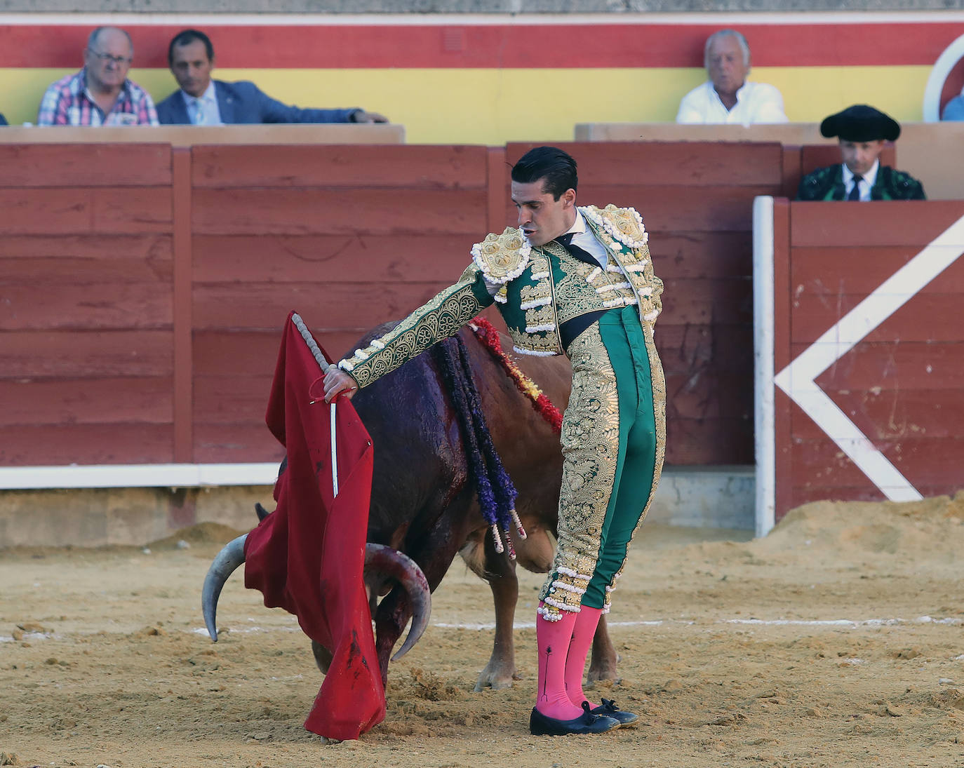 Fotos: Perera vuelve a abrir la Puerta Grande de Palencia