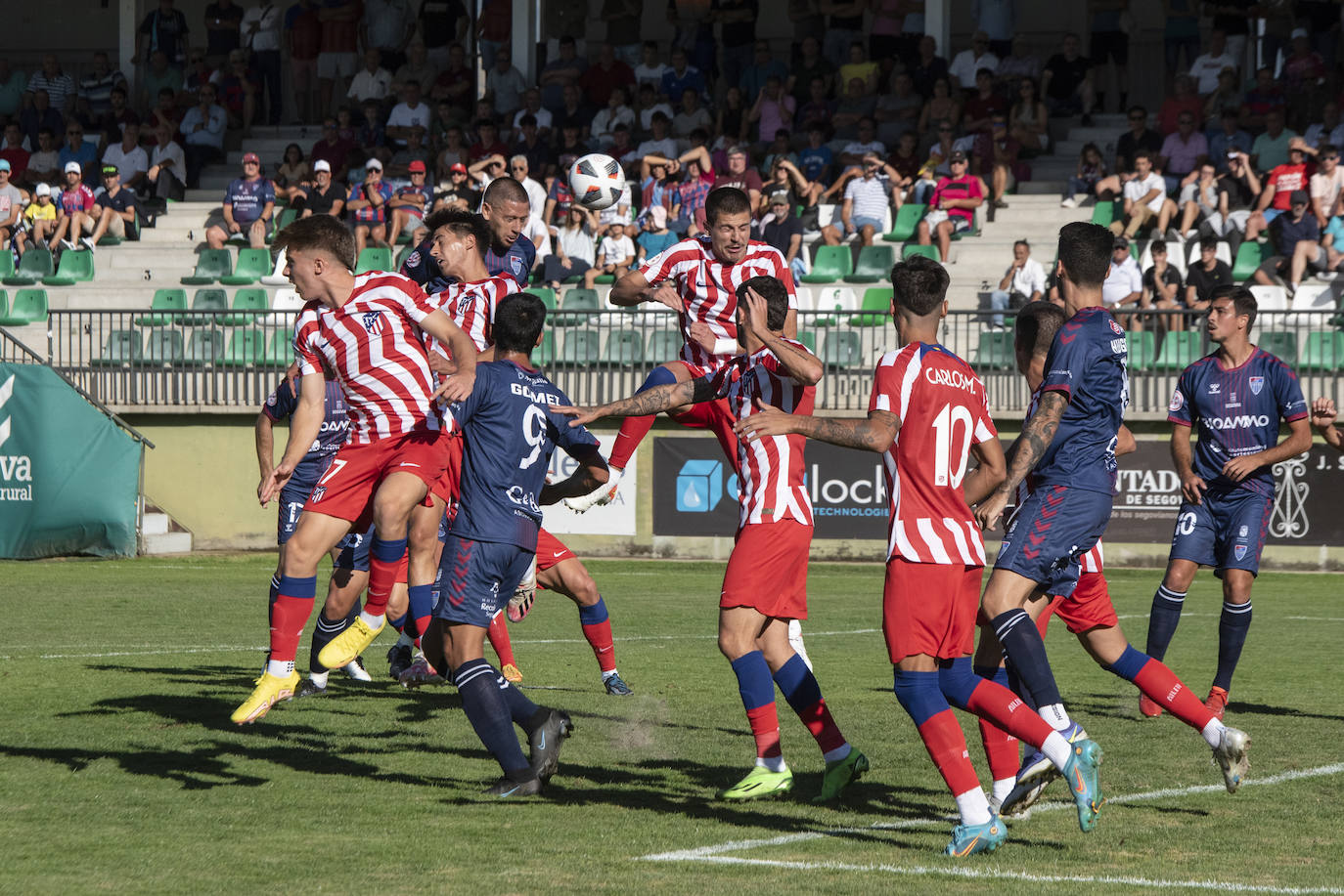 Galería. Partido entre la Segoviana y el Atlético de Madrid B.