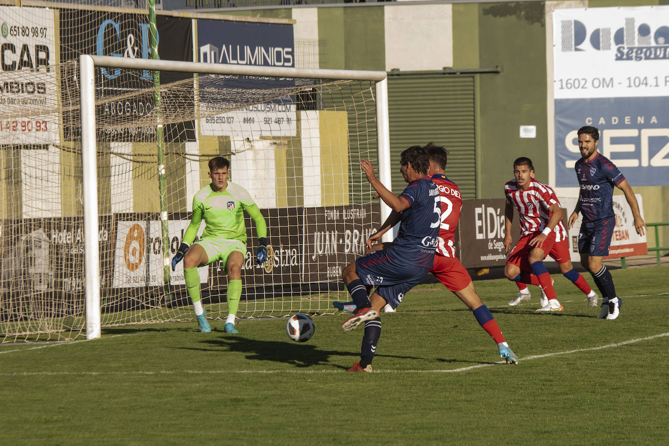 Partido entre la Segoviana y el Atlético de Madrid B.