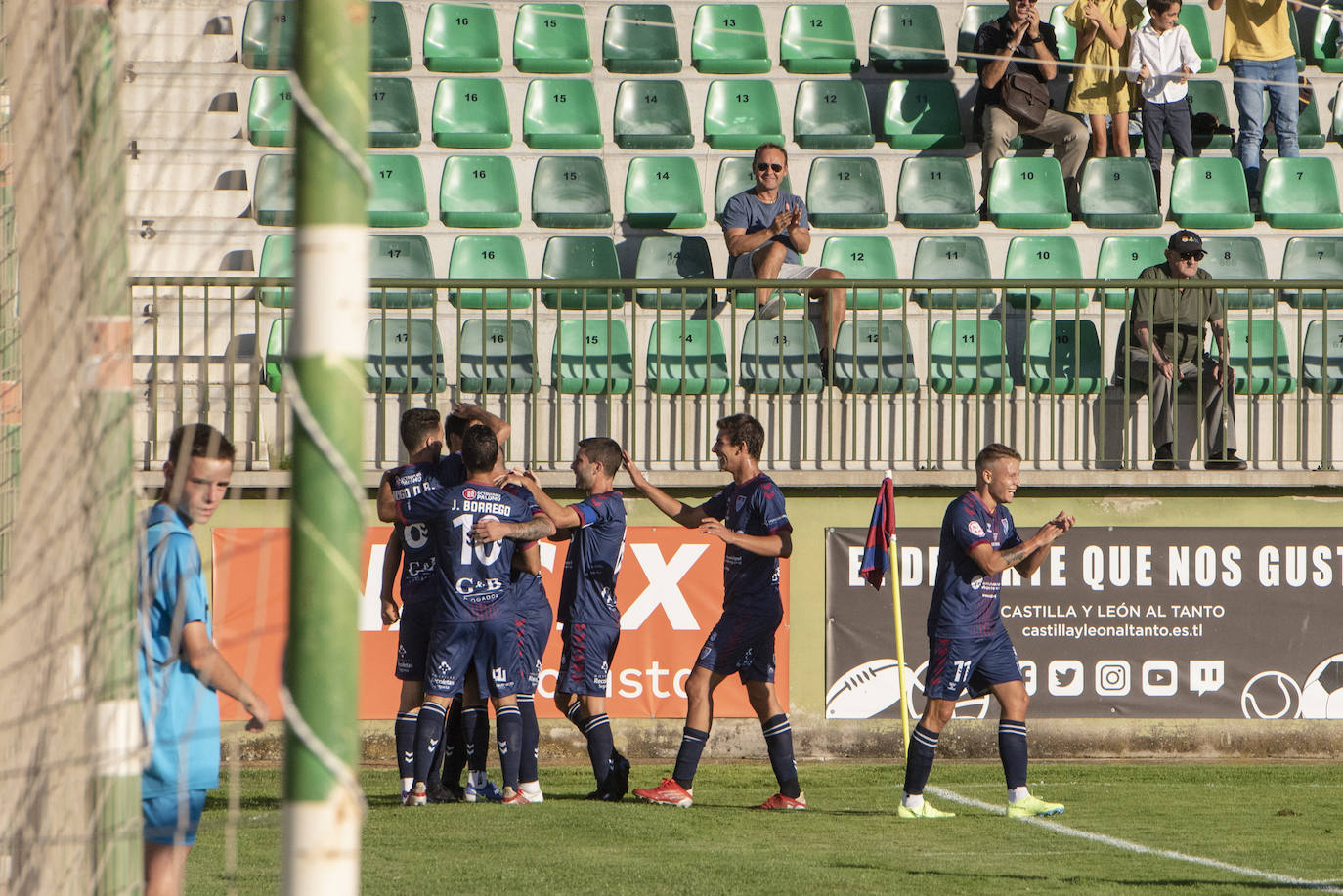 Partido entre la Segoviana y el Atlético de Madrid B.