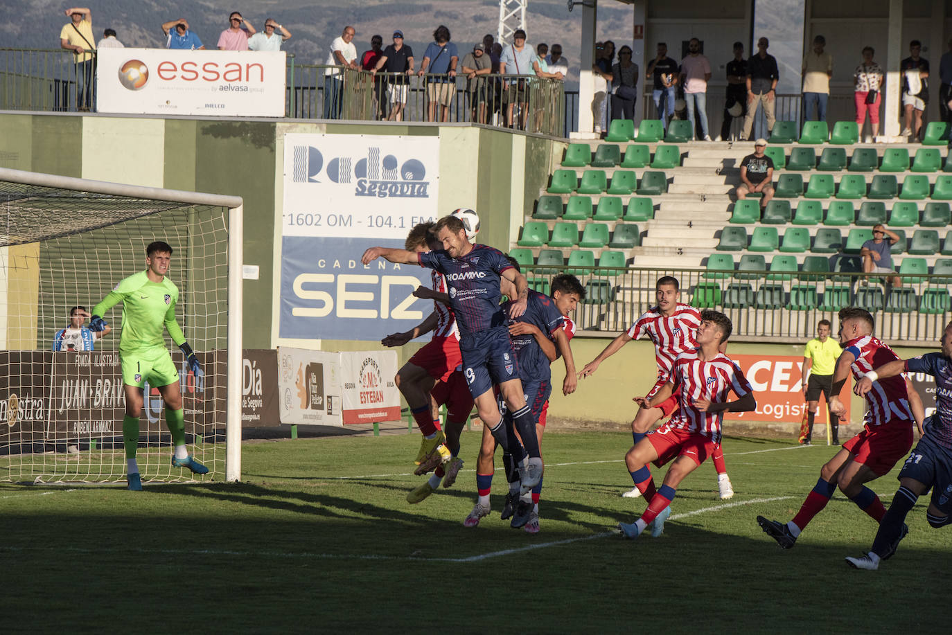 Partido entre la Segoviana y el Atlético de Madrid B.