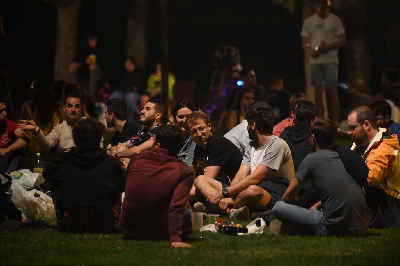 Fotos: Ambiente en las Moreras durante el concierto de Brea Bastard