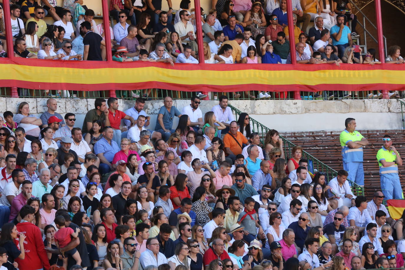 Fotos: Búscate en las gradas de la plaza de toros de Valladolid (1/3)