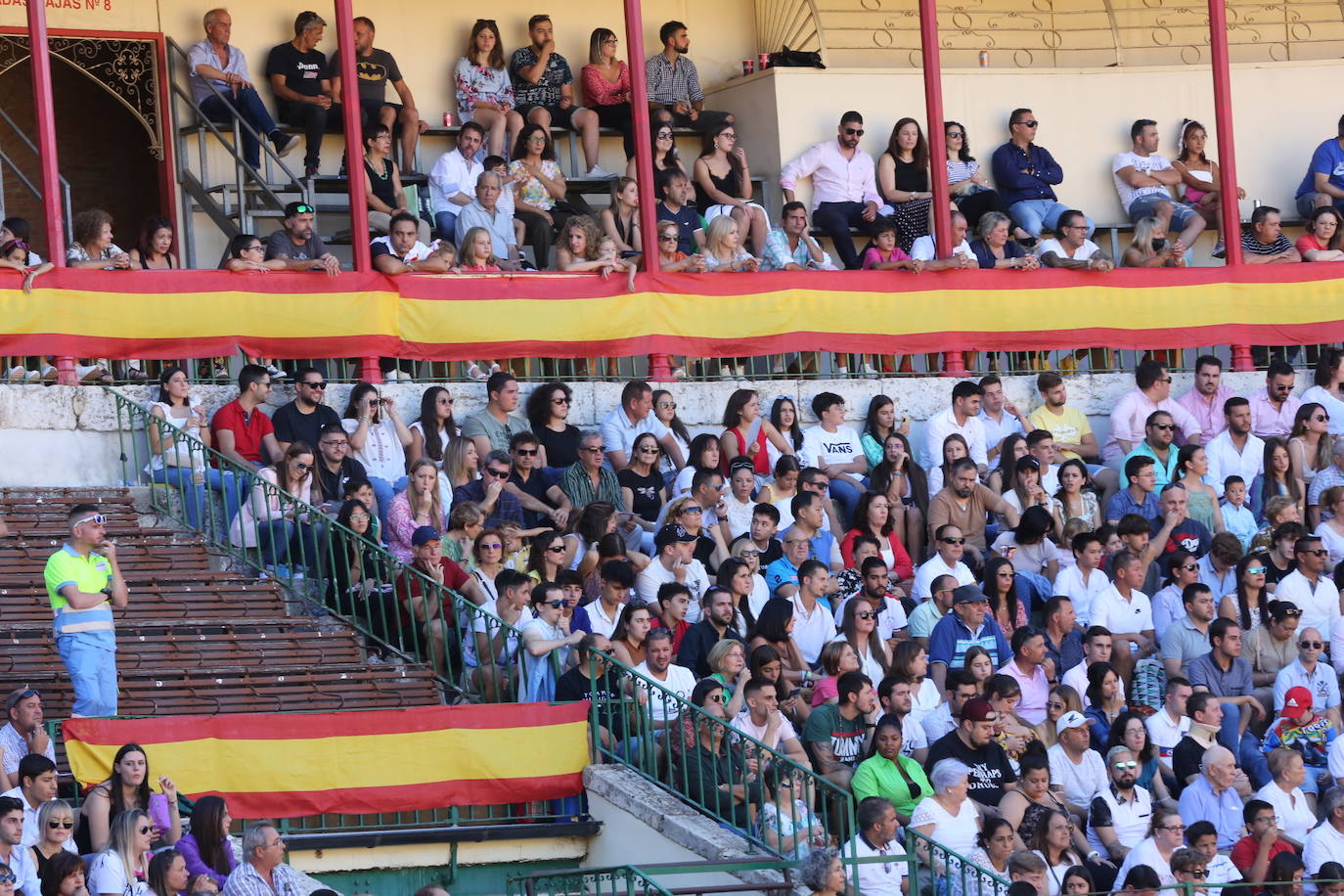Fotos: Búscate en las gradas de la plaza de toros de Valladolid (1/3)