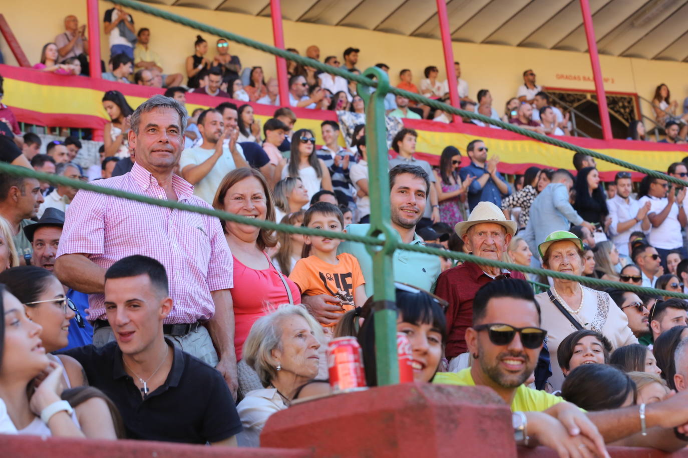 Fotos: Búscate en las gradas de la plaza de toros de Valladolid (1/3)