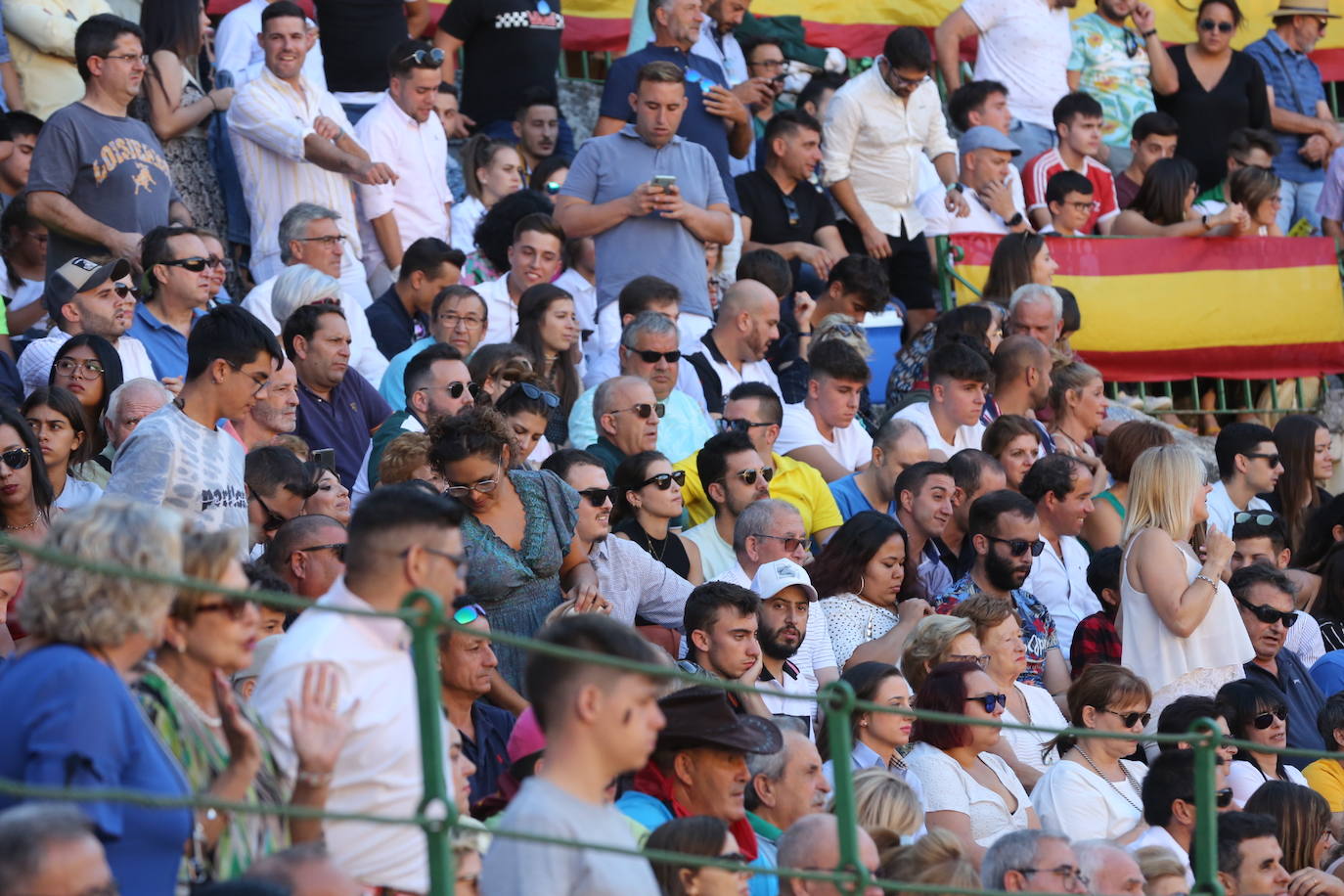 Fotos: Búscate en las gradas de la plaza de toros de Valladolid (1/3)
