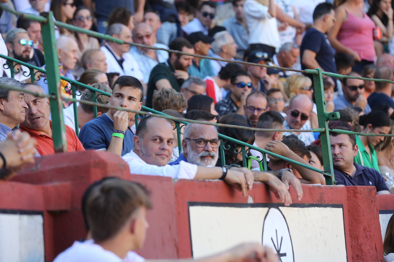 Fotos: Búscate en las gradas de la plaza de toros de Valladolid (2/3)