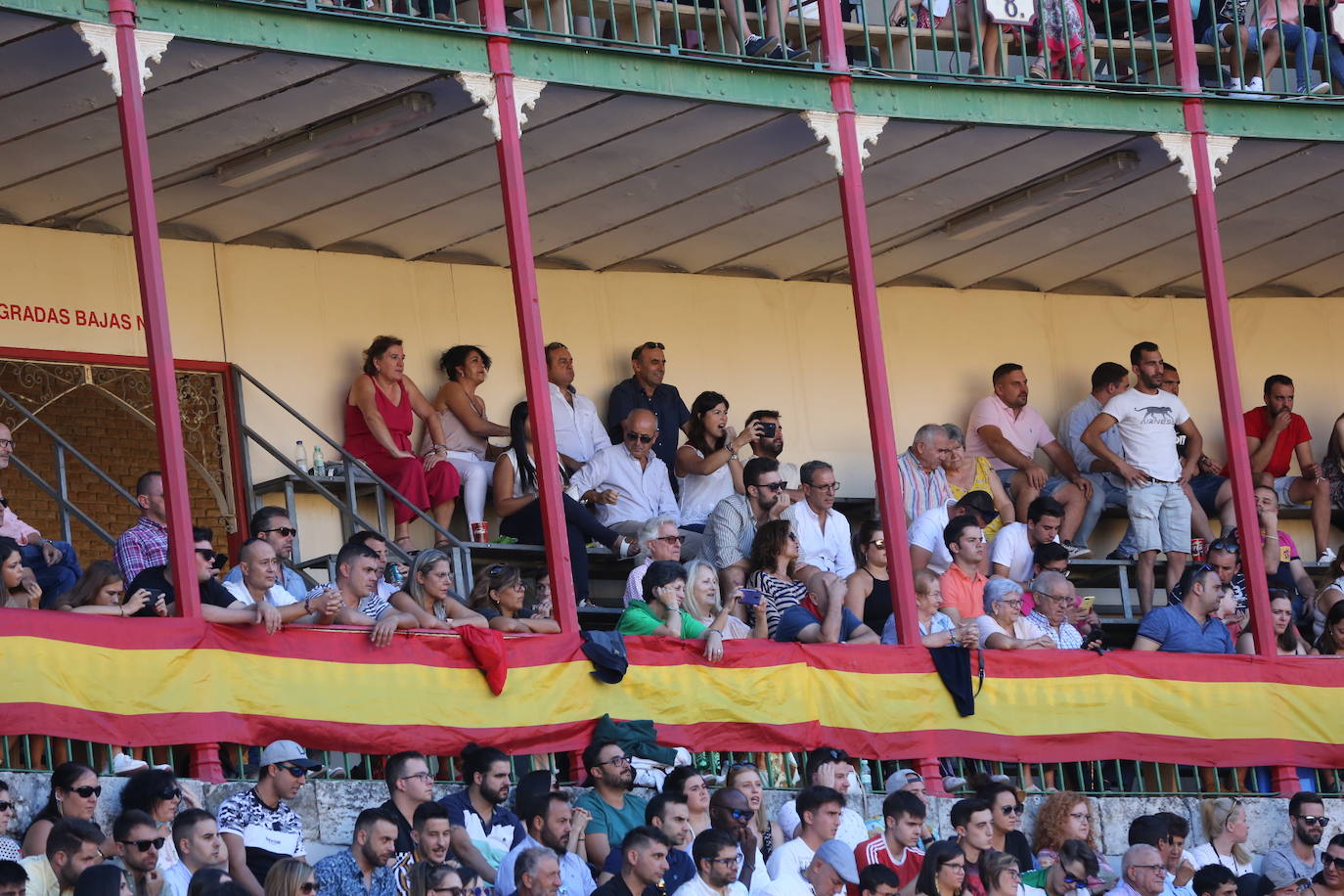 Fotos: Búscate en las gradas de la plaza de toros de Valladolid (2/3)