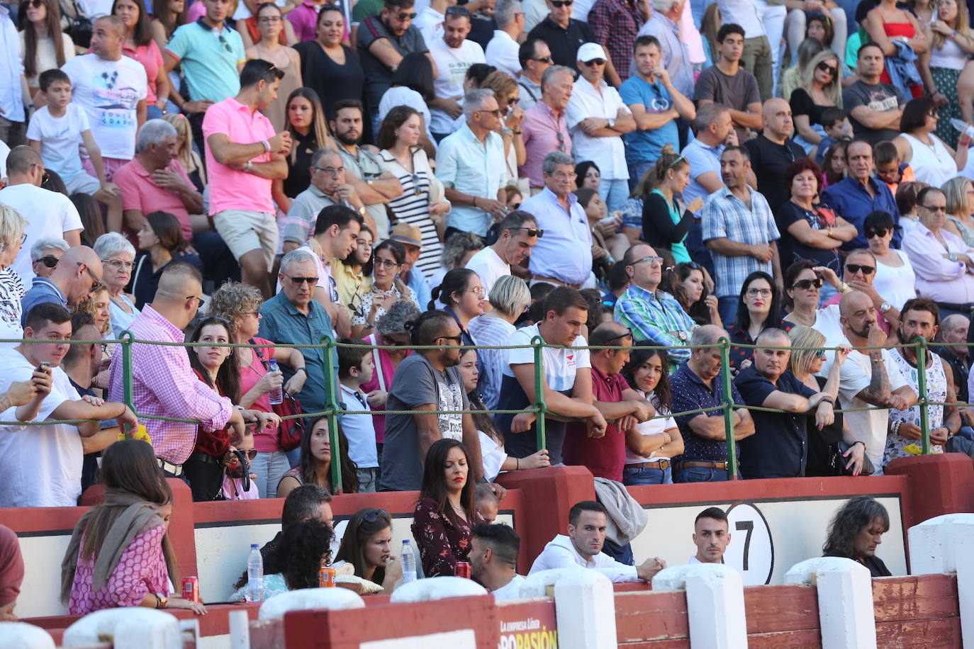 Fotos: Búscate en las gradas de la plaza de toros de Valladolid (3/3)