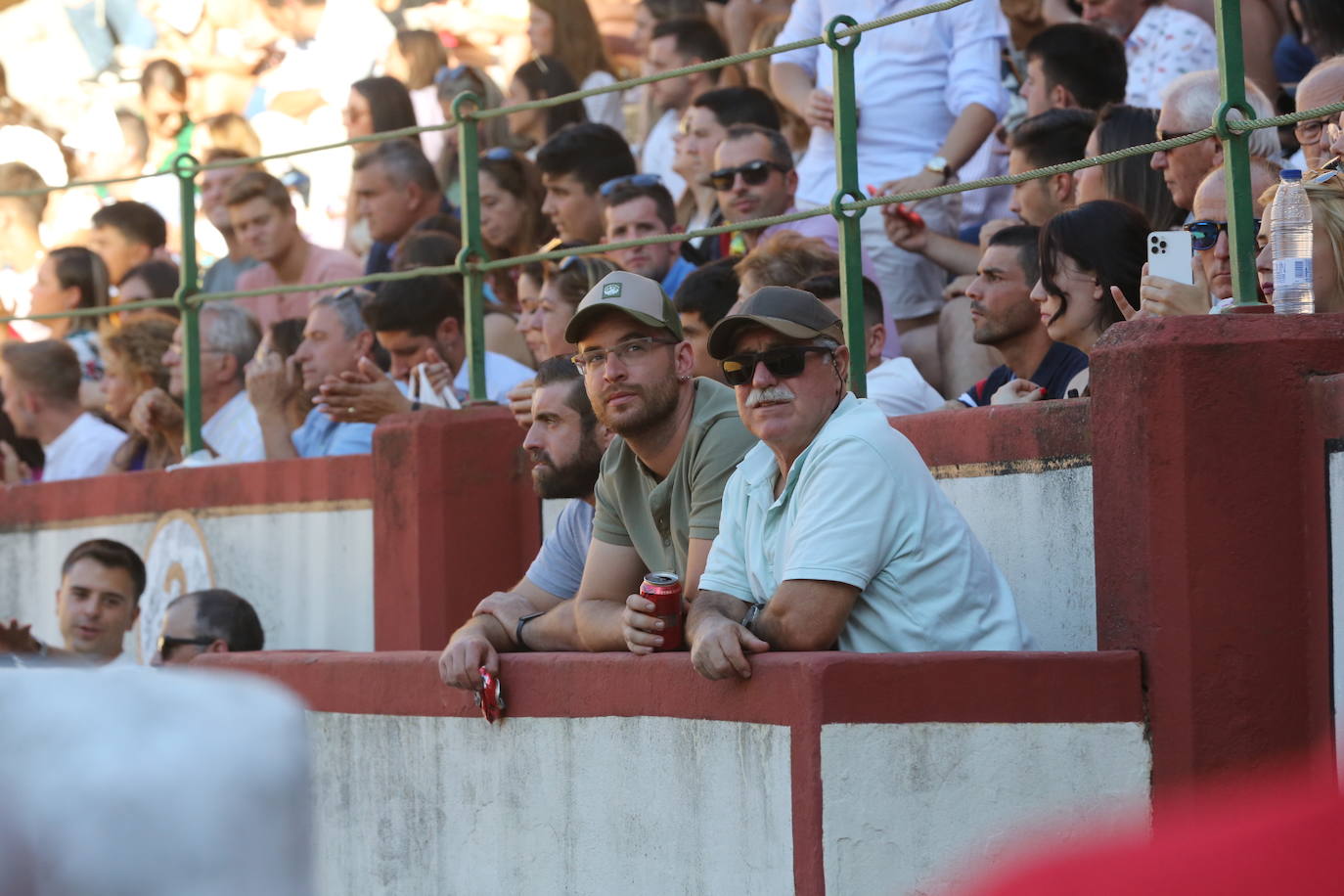 Fotos: Búscate en las gradas de la plaza de toros de Valladolid (3/3)