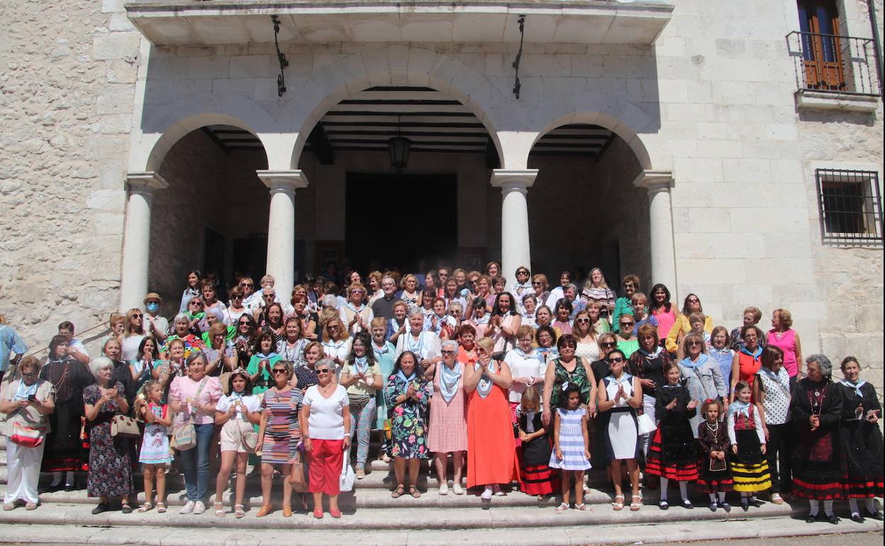 Las Henares, delante del santuario.
