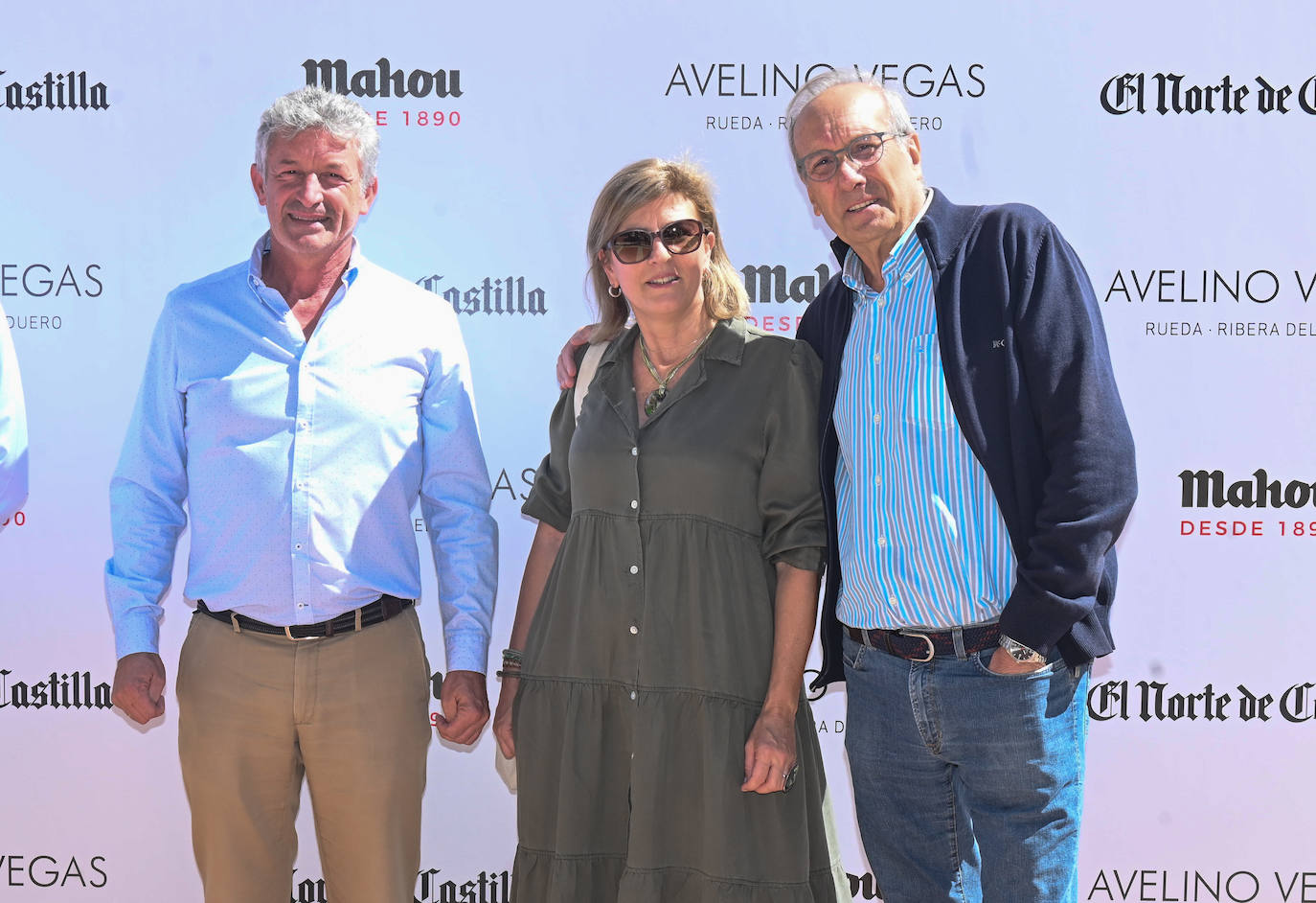 El alcalde de Arroyo, Sarbelio Fernández, junto a Isabel Espinosa, asesora del Ayuntamiento de Arroyo, y Paco Cantalapiedra, columnista de El Norte de Castilla.