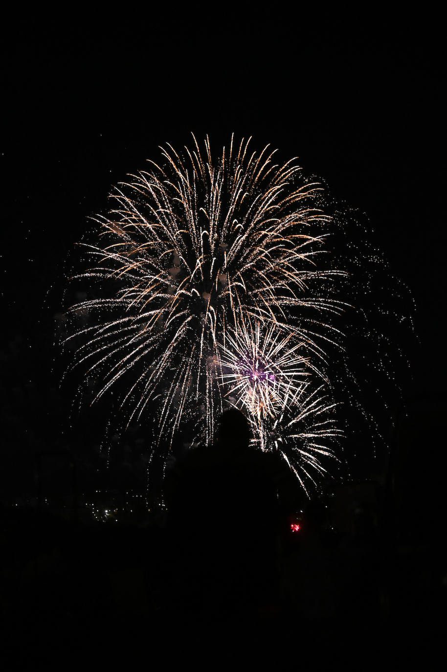 Fotos: Los fuegos artificiales del miécoles, en imágenes