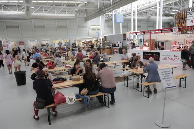 Fotos: Las miradas se centran en cada exposición de la Feria de Muestras