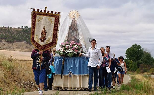 Traslado de la Virgen de Luguillas en Mojados.