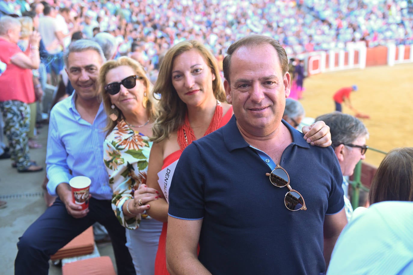 Fotos: Asistentes a la tercera corrida de la Feria y Fiestas de la Virgen de San Lorenzo, en Valladolid