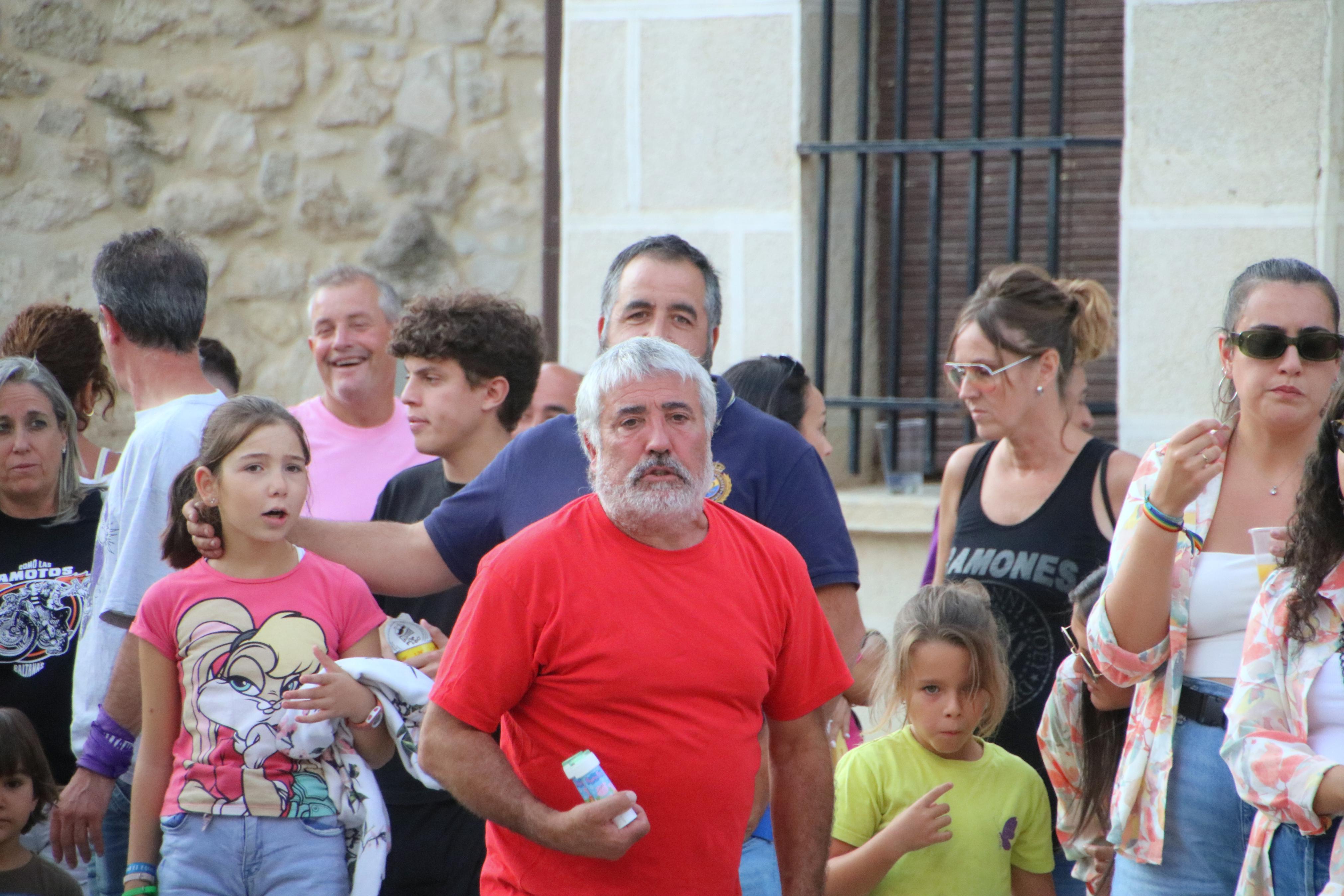 Las peñas protagonizan unas fiestas multitudinarias