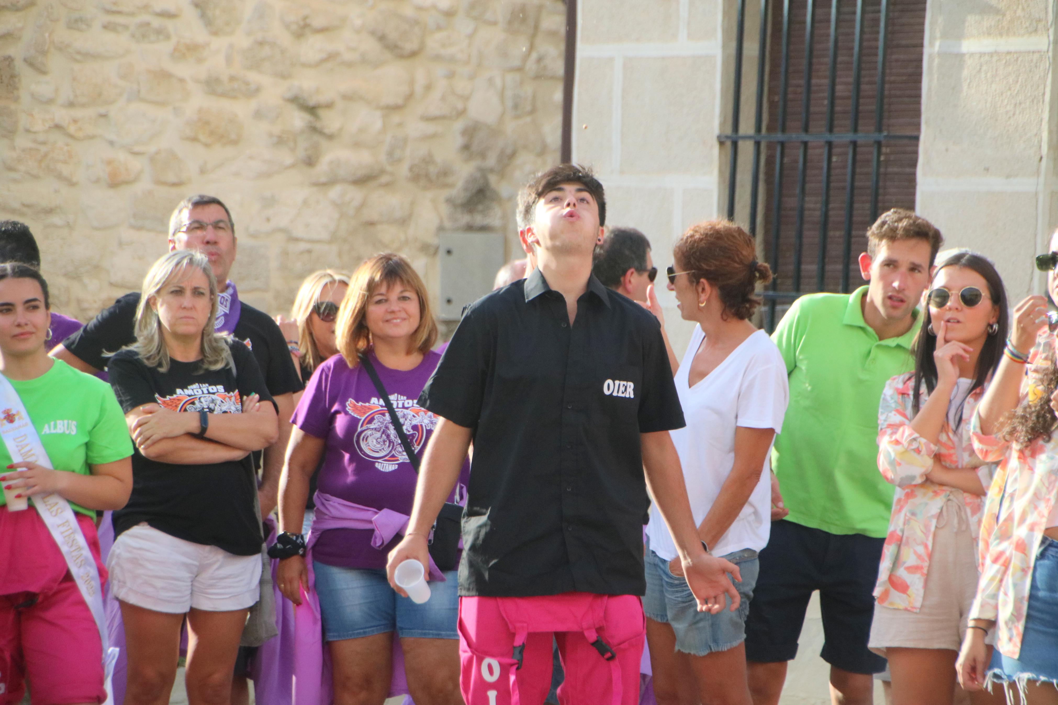 Las peñas protagonizan unas fiestas multitudinarias