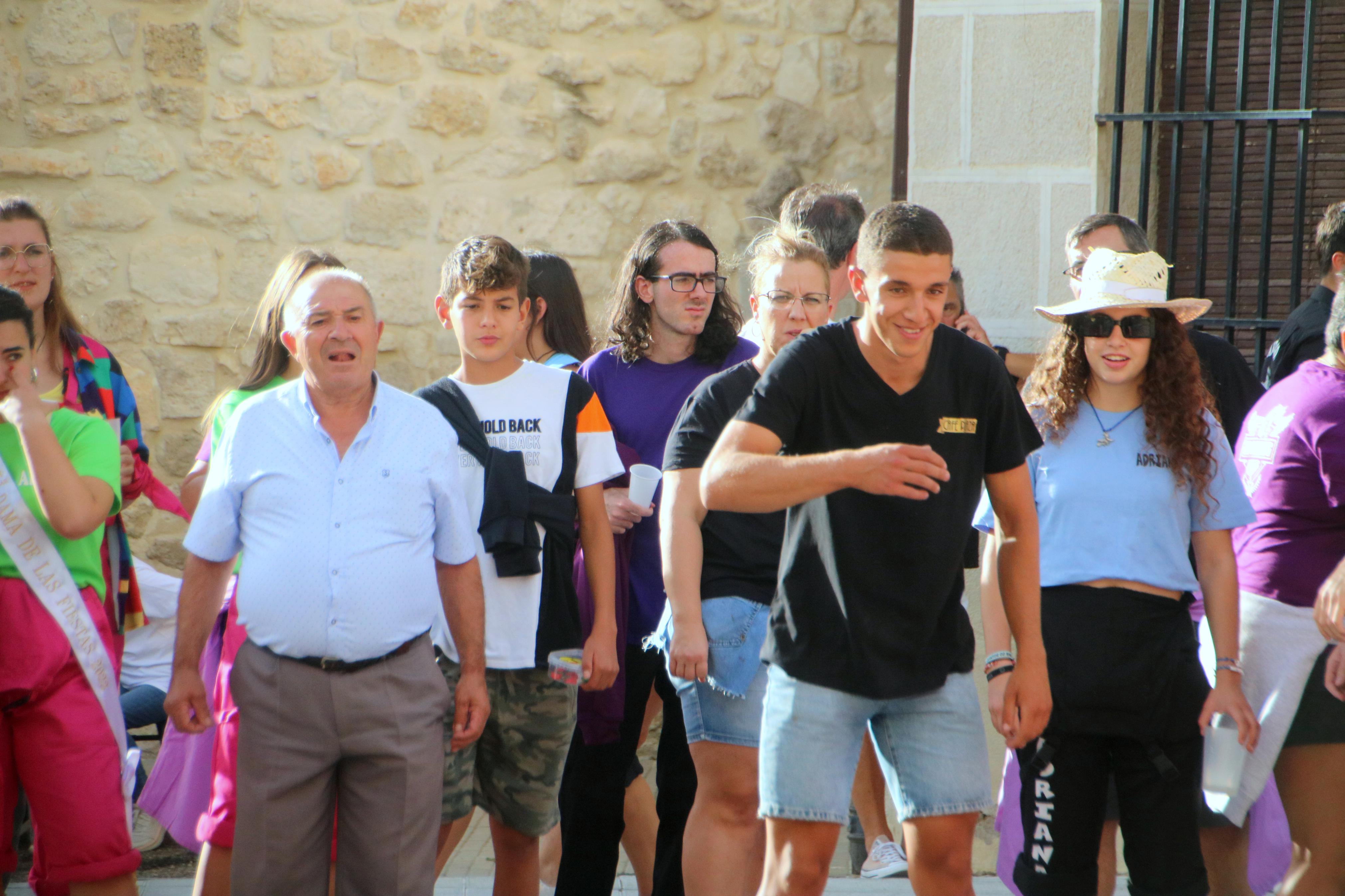 Las peñas protagonizan unas fiestas multitudinarias