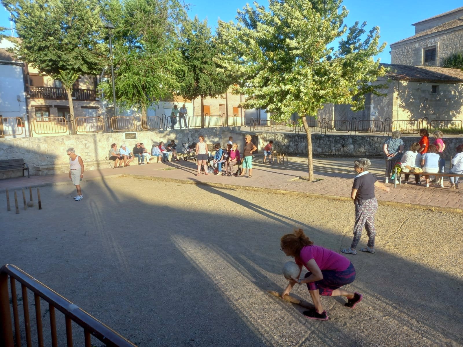 Las peñas protagonizan unas fiestas multitudinarias