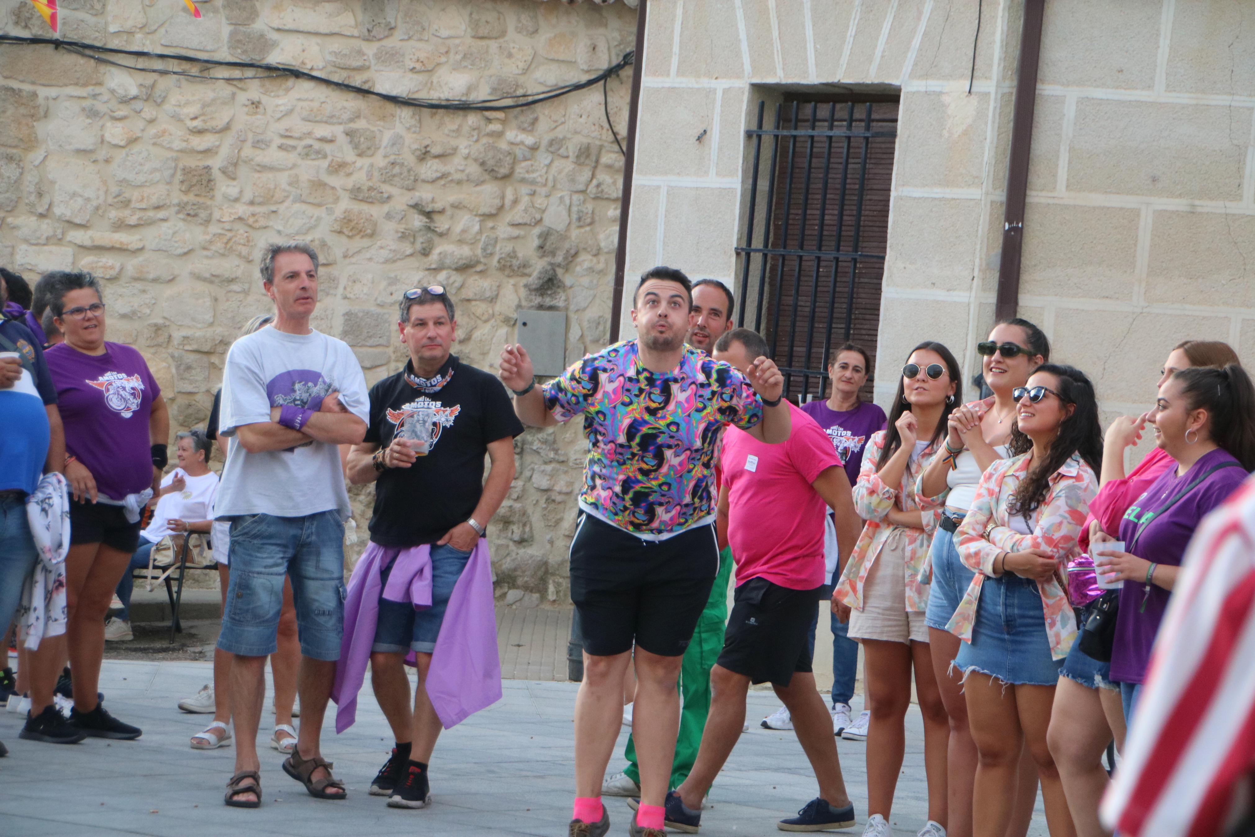 Las peñas protagonizan unas fiestas multitudinarias