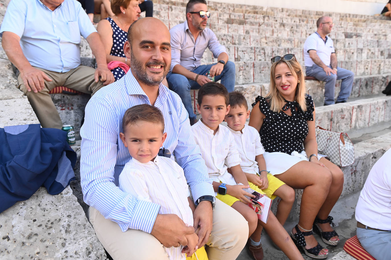 Fotos: Asistentes a la corrida de rejones de las Fiestas de Valladolid