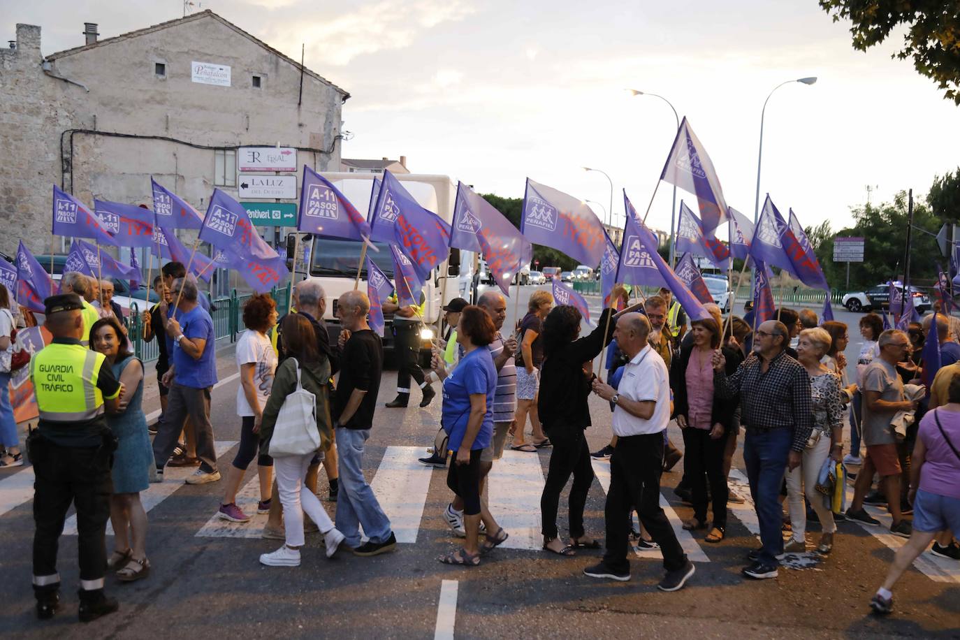 Concentración convocada por A11 Pasos este lunes en Peñafiel.