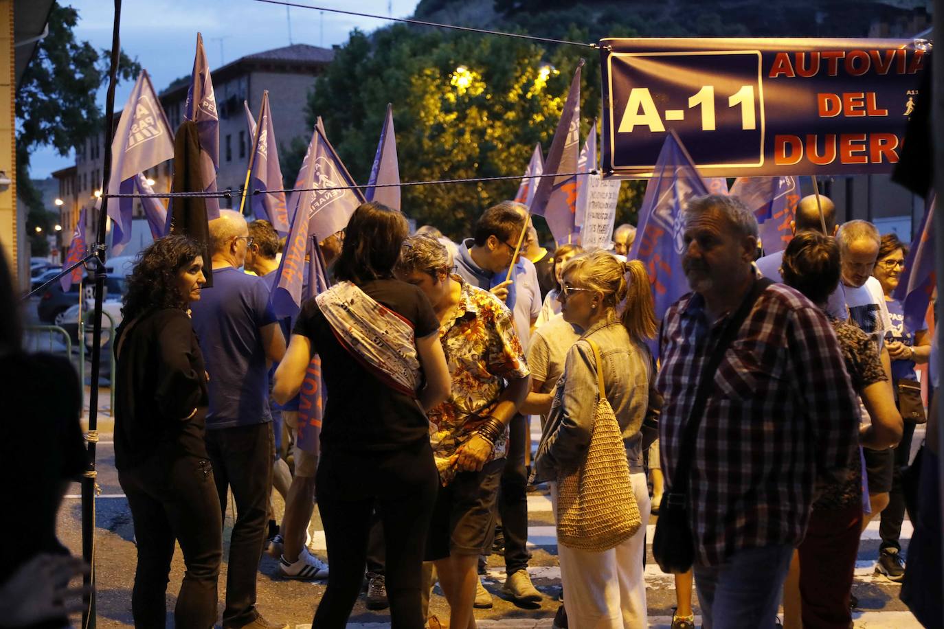 Concentración convocada por A11 Pasos este lunes en Peñafiel.