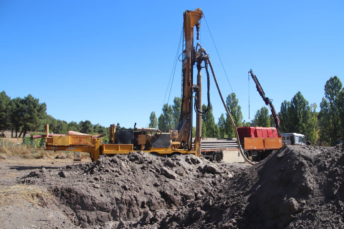 Comienzan las perforaciones en el cauce del Cega como medida de emergencia ante la sequía 