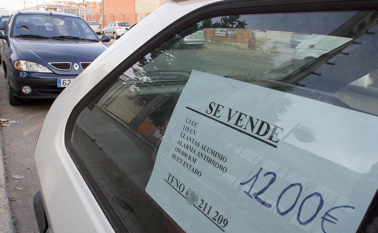Cartel Se Vende Coche La DGT advierte que colocar el cartel 'se vende' en el coche puede salirte  caro | El Norte de Castilla