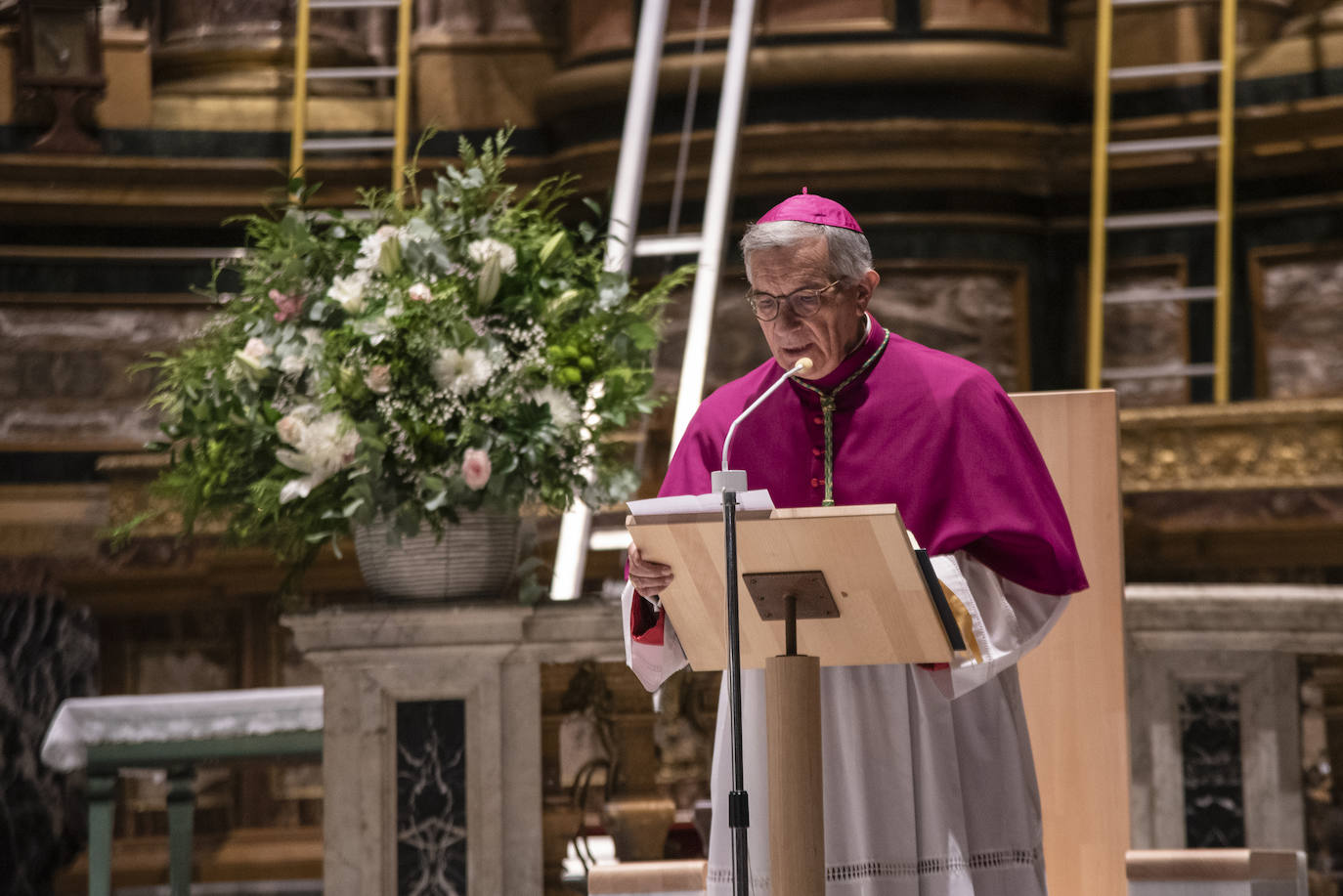 Subida de la patrona de la ciudad a la Catedral de Segovia.