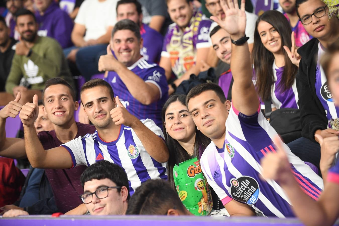 Fotos: Búscate en las fotos de la grada del Real Valladolid-Cádiz (1/4)