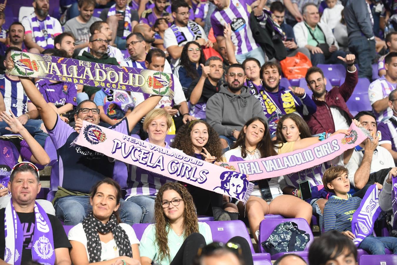 Fotos: Búscate en las fotos de la grada del Real Valladolid-Cádiz (4/4)