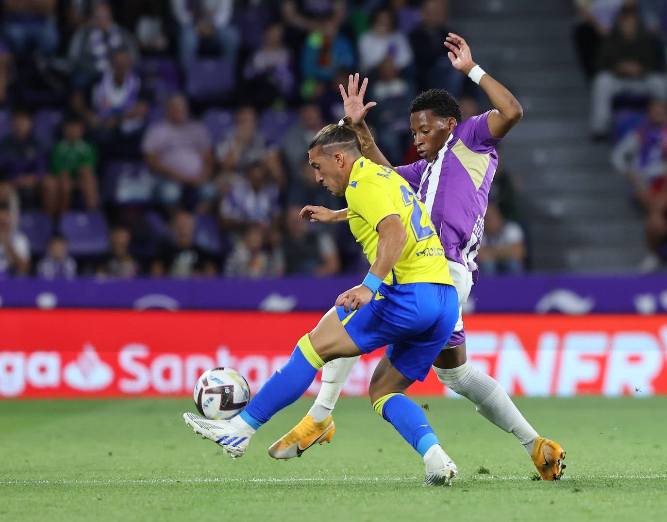 El Real Valladolid cae en casa ante el Cádiz (0-1).