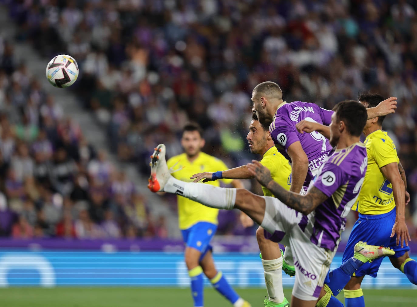 El Real Valladolid cae en casa ante el Cádiz (0-1).