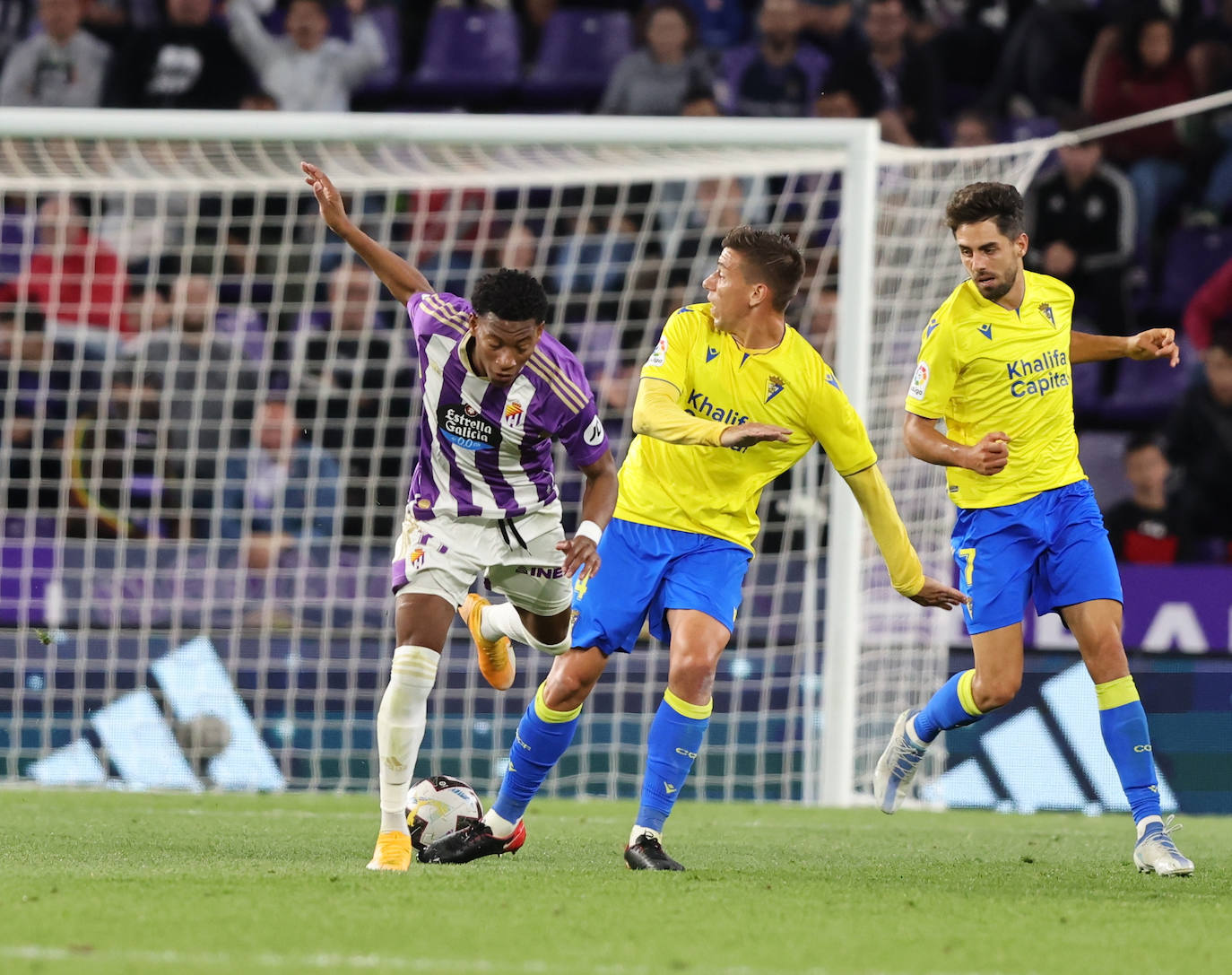 El Real Valladolid cae en casa ante el Cádiz (0-1).