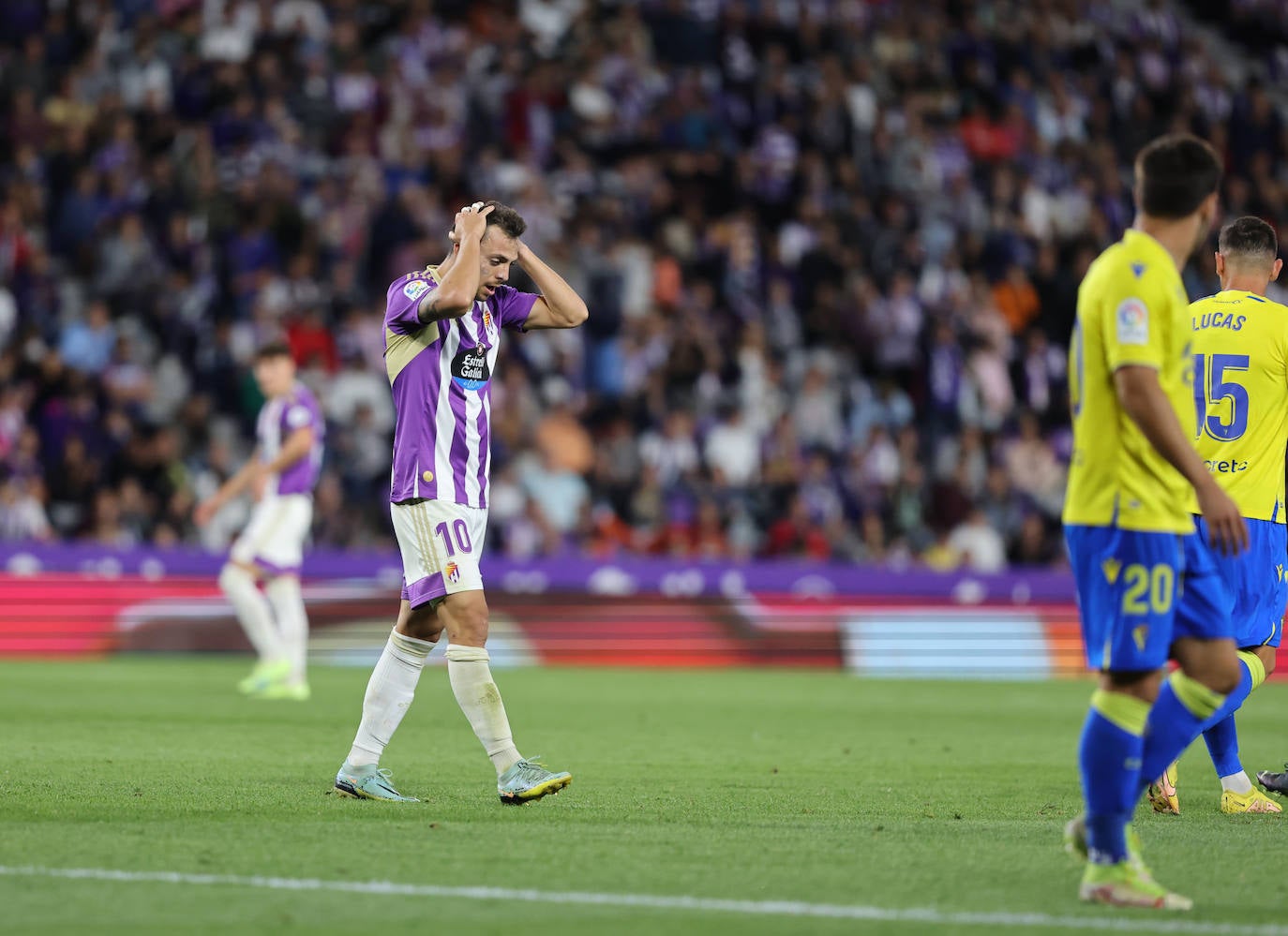 El Real Valladolid cae en casa ante el Cádiz (0-1).