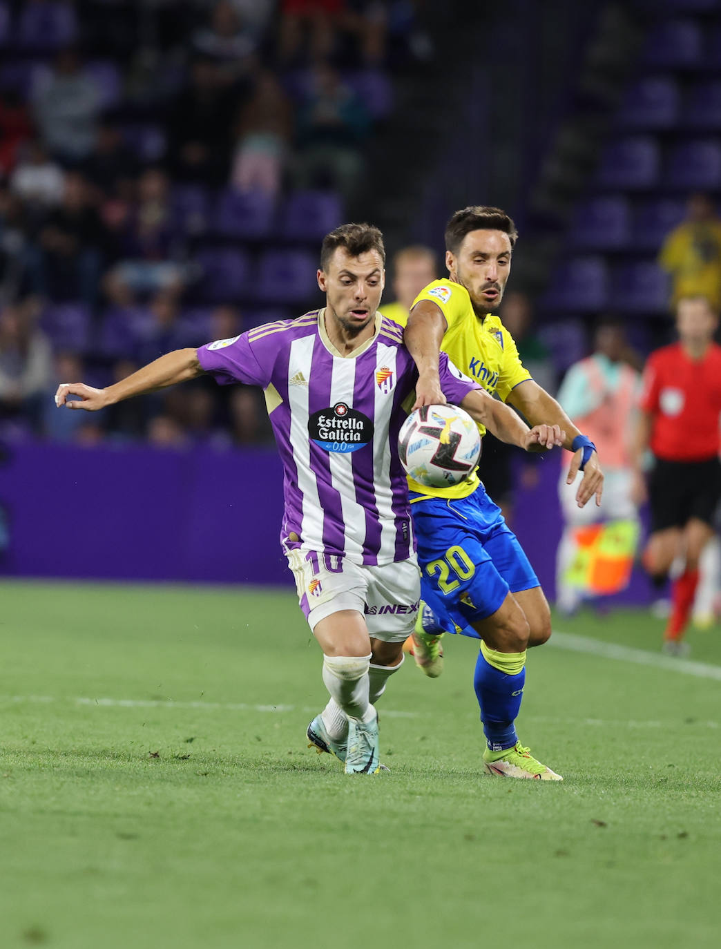 El Real Valladolid cae en casa ante el Cádiz (0-1).