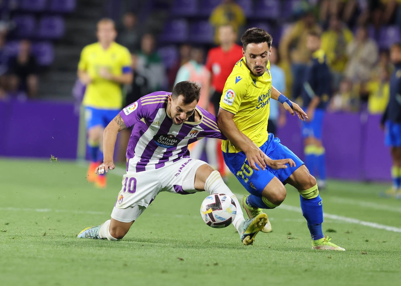 El Real Valladolid cae en casa ante el Cádiz (0-1).