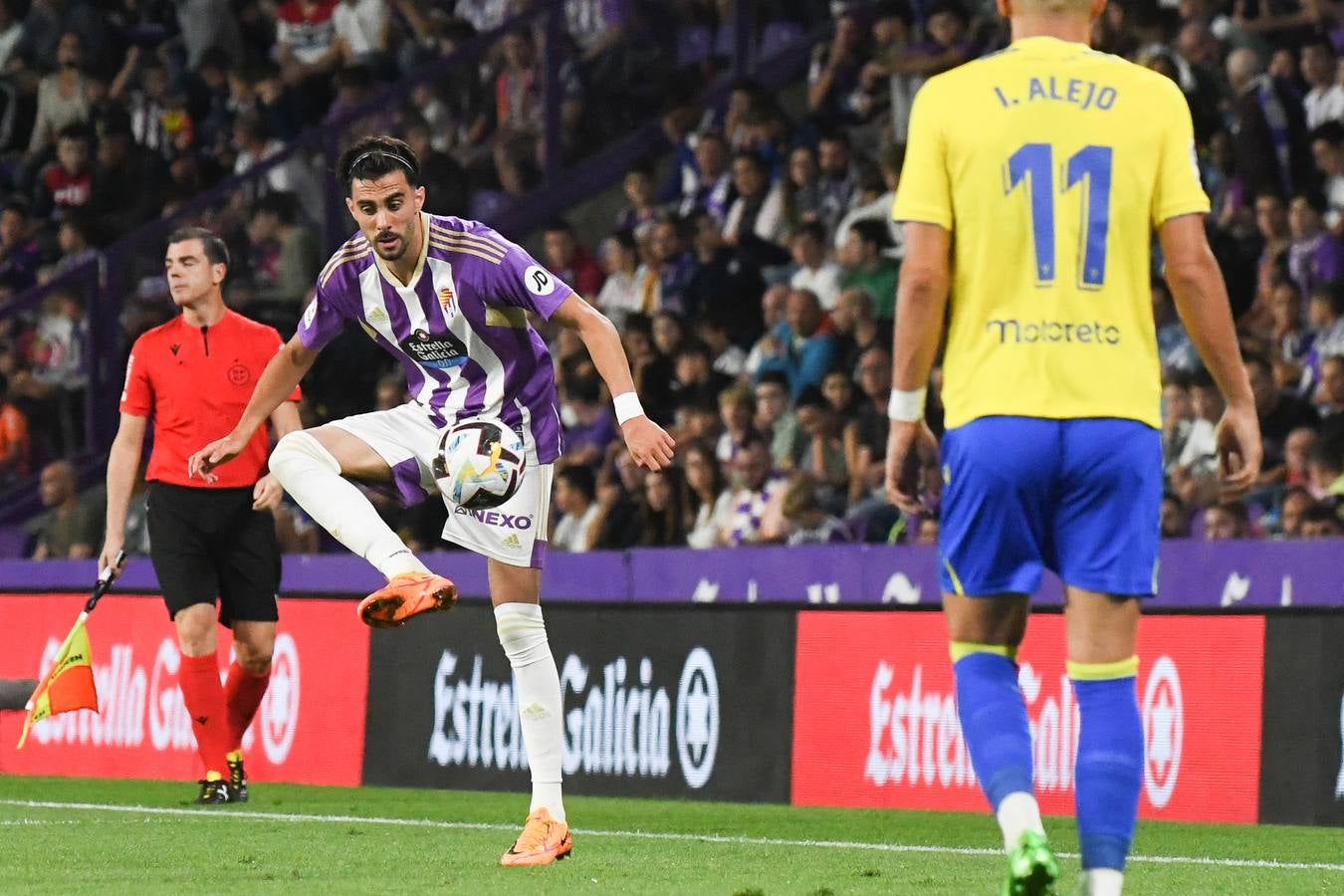 Fotos: Derrota del Real Valladolid ante el Cádiz (1/3)