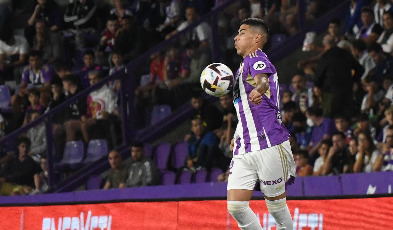 Fotos: Derrota del Real Valladolid ante el Cádiz (1/3)