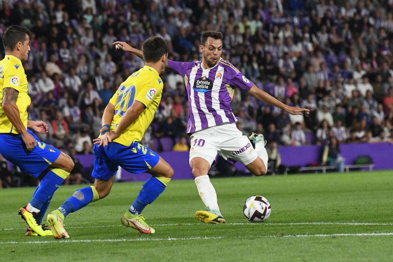 Fotos: Derrota del Real Valladolid ante el Cádiz (1/3)