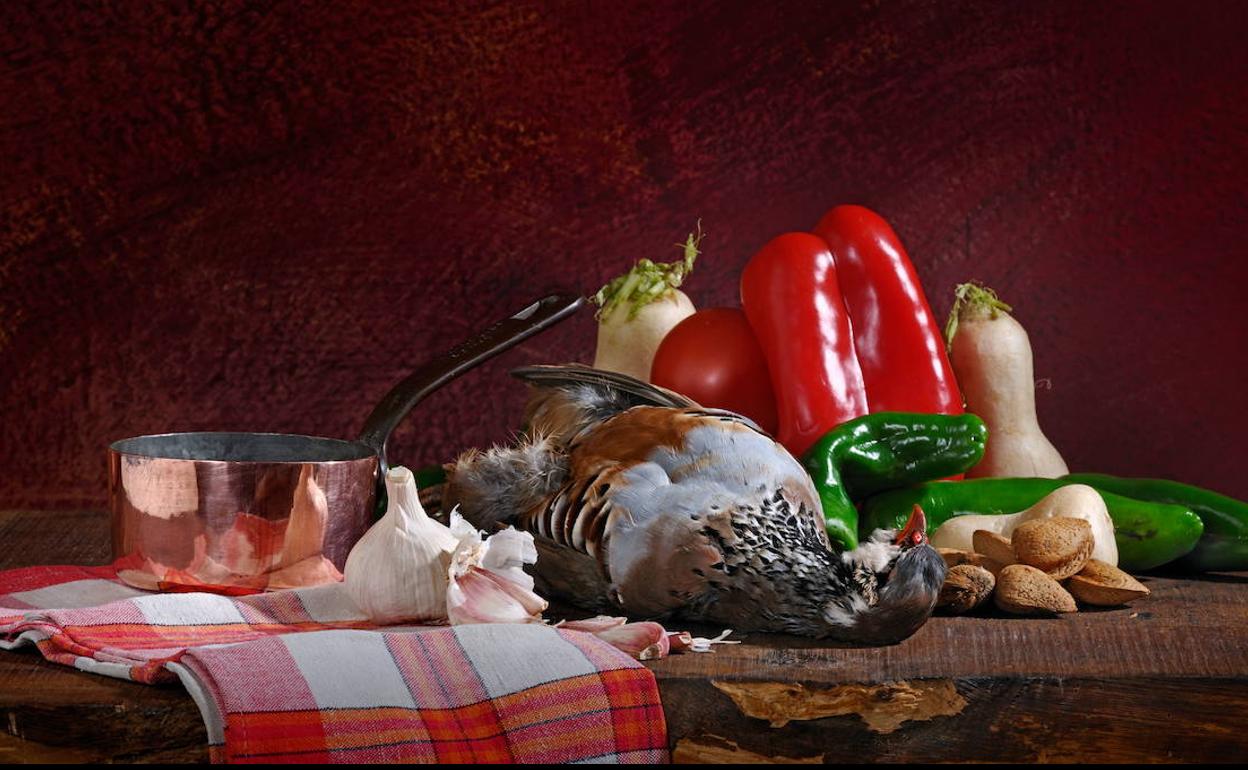 Caza, hortalizas y frutos secos. 